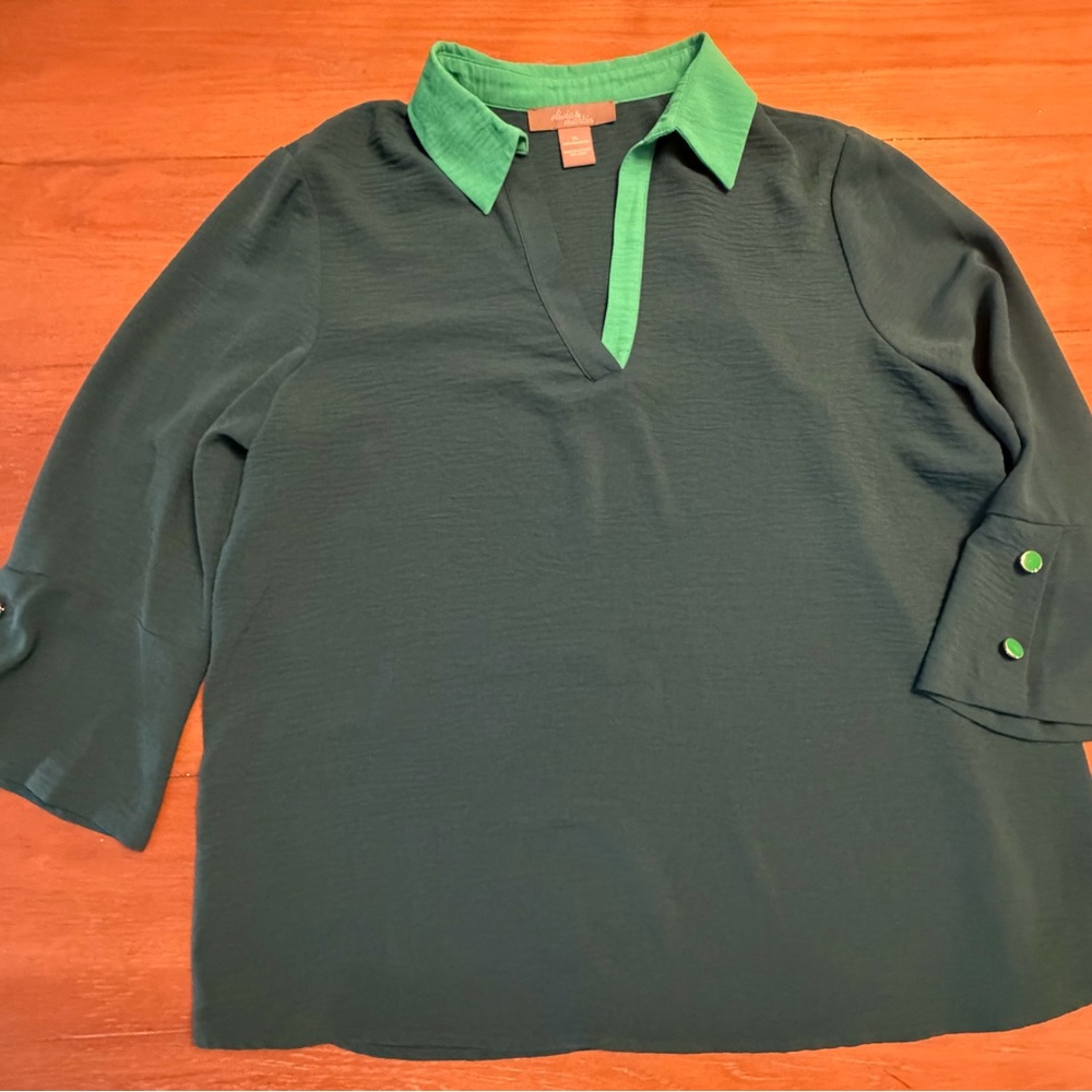 Green Blouse with Collar Detail